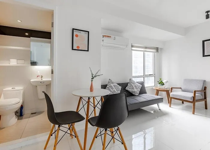 2Br Bgc Loft Golf Sunset View Near High Street Very Central! *