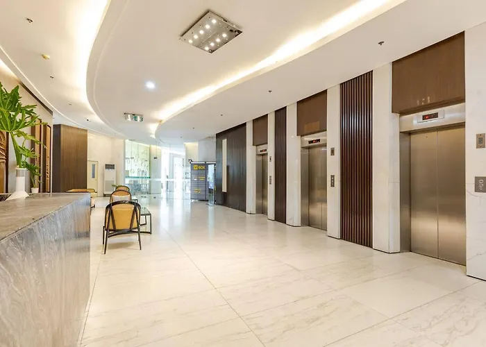 Apartment 2Br Bgc Loft Golf Sunset View Near High Street Very Central! *