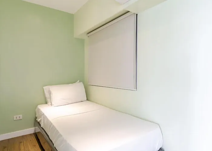 2Br Bgc Loft Golf Sunset View Near High Street Very Central!